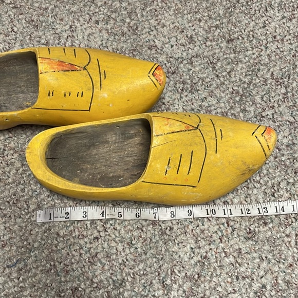 Traditional wood clogs - Picture 7 of 8